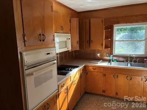 255 Glengarnock Road Tryon NC 28782