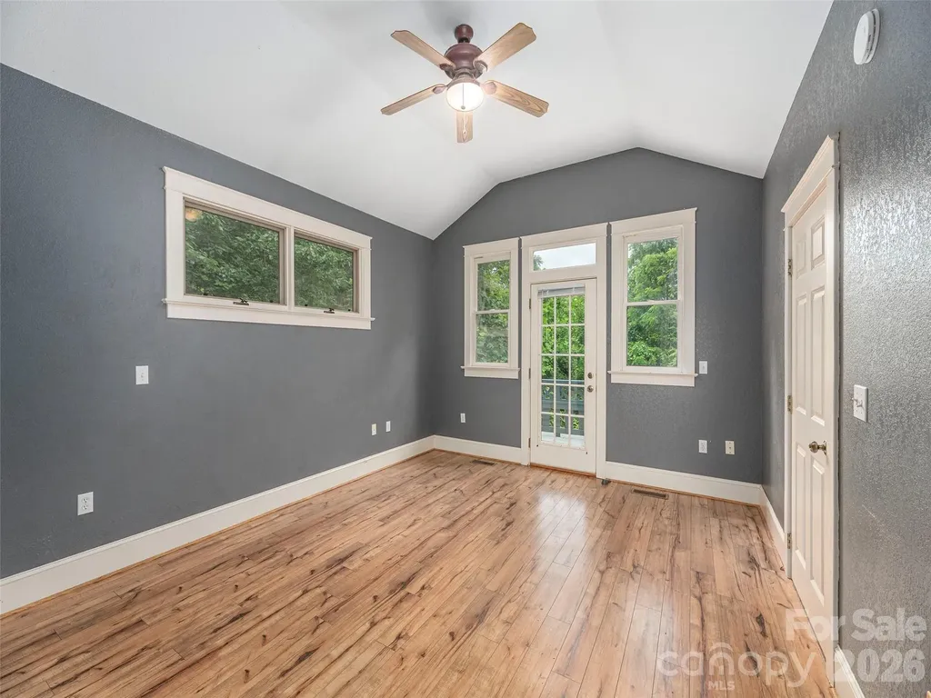 136 Assembly Street Waynesville NC 28786