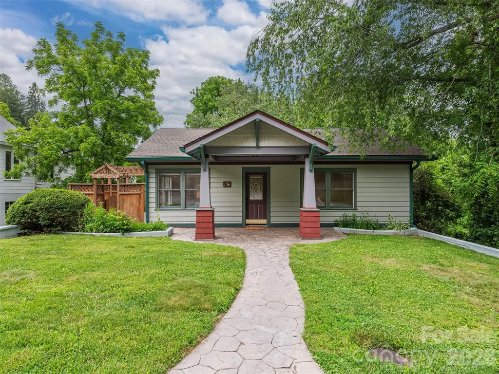 136 Assembly Street Waynesville NC 28786