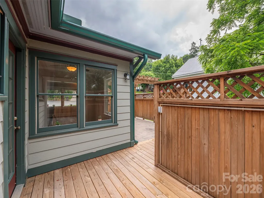 136 Assembly Street Waynesville NC 28786