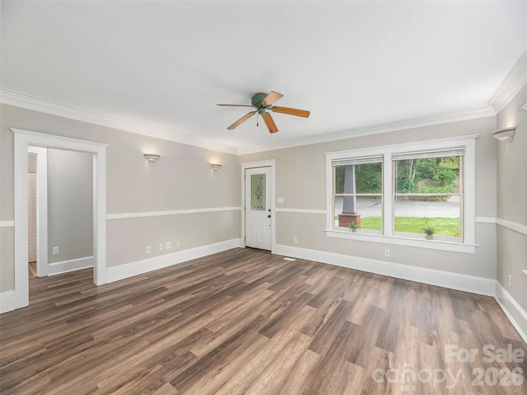 136 Assembly Street Waynesville NC 28786