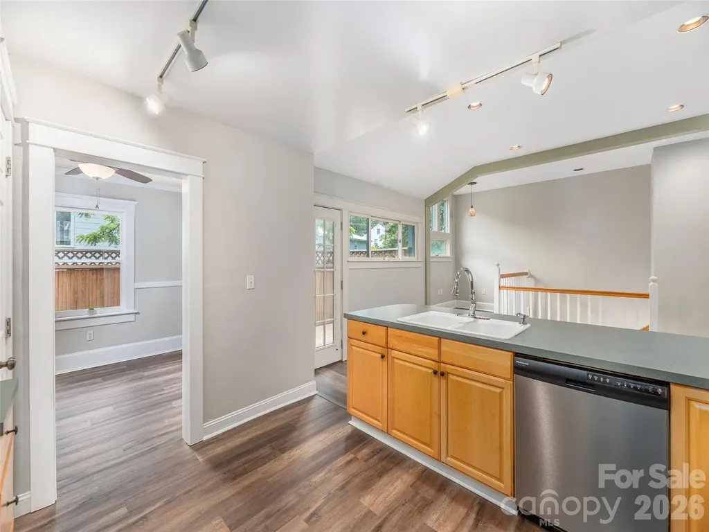 136 Assembly Street Waynesville NC 28786