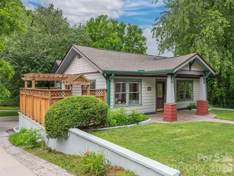 136 Assembly Street Waynesville NC 28786