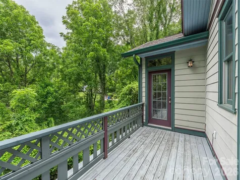 136 Assembly Street Waynesville NC 28786