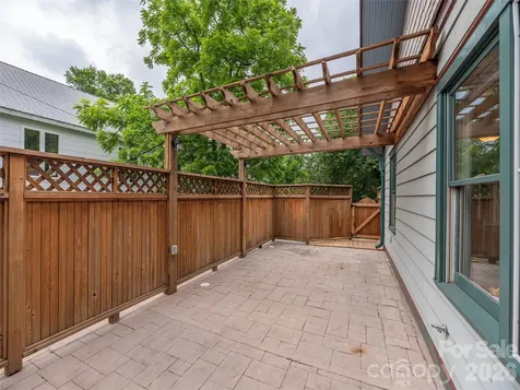 136 Assembly Street Waynesville NC 28786