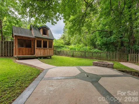 136 Assembly Street Waynesville NC 28786