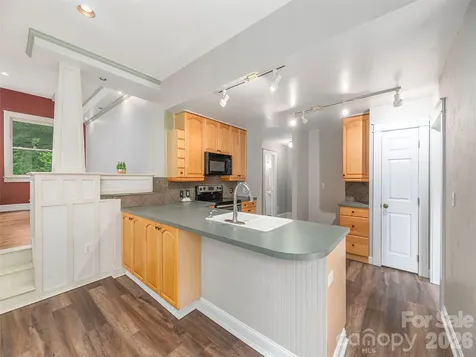 136 Assembly Street Waynesville NC 28786