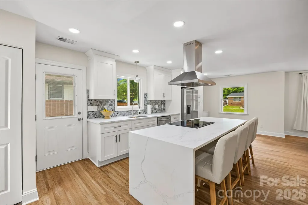 1142 Fox Run Drive Charlotte NC 28212
