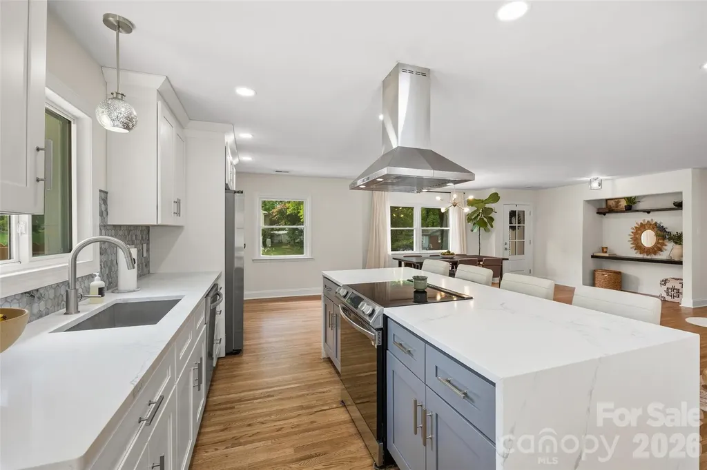 1142 Fox Run Drive Charlotte NC 28212