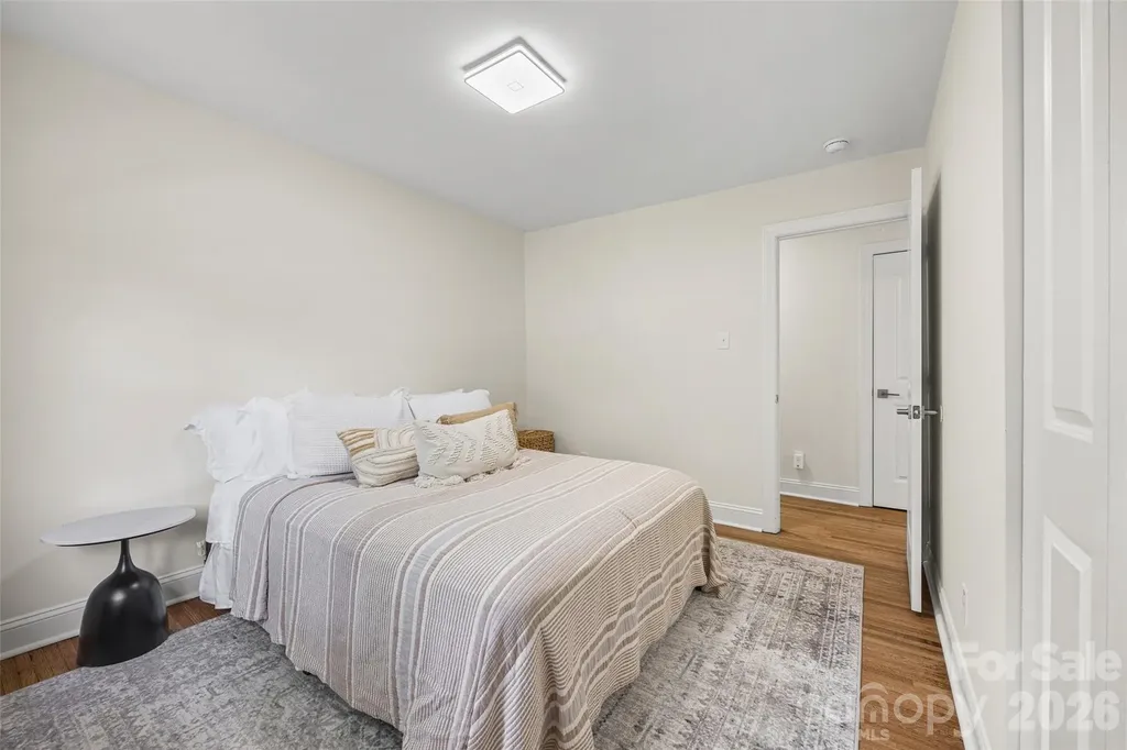 1142 Fox Run Drive Charlotte NC 28212