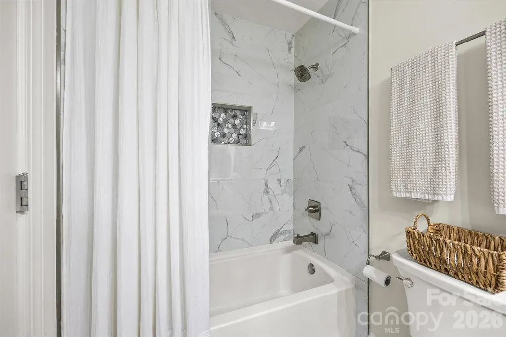 1142 Fox Run Drive Charlotte NC 28212