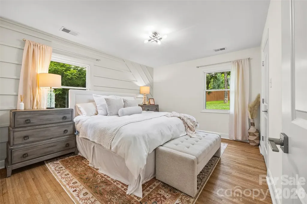 1142 Fox Run Drive Charlotte NC 28212