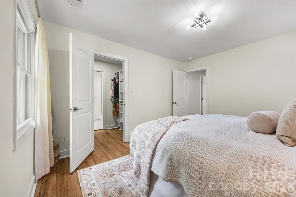 1142 Fox Run Drive Charlotte NC 28212