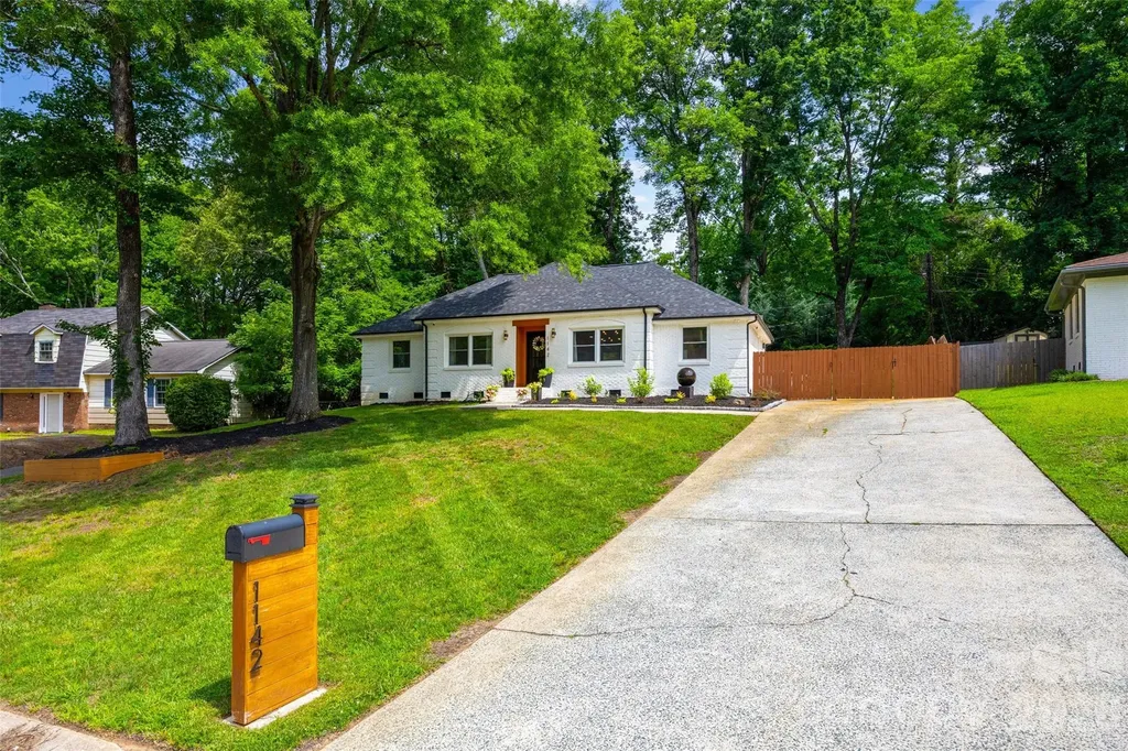 1142 Fox Run Drive Charlotte NC 28212