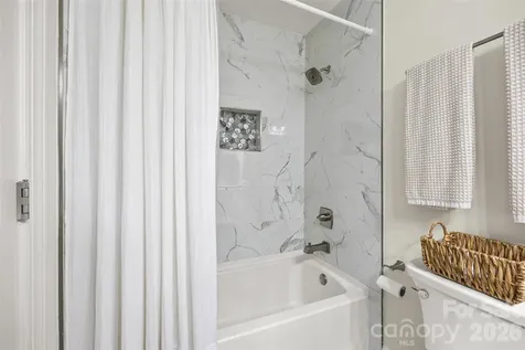 1142 Fox Run Drive Charlotte NC 28212