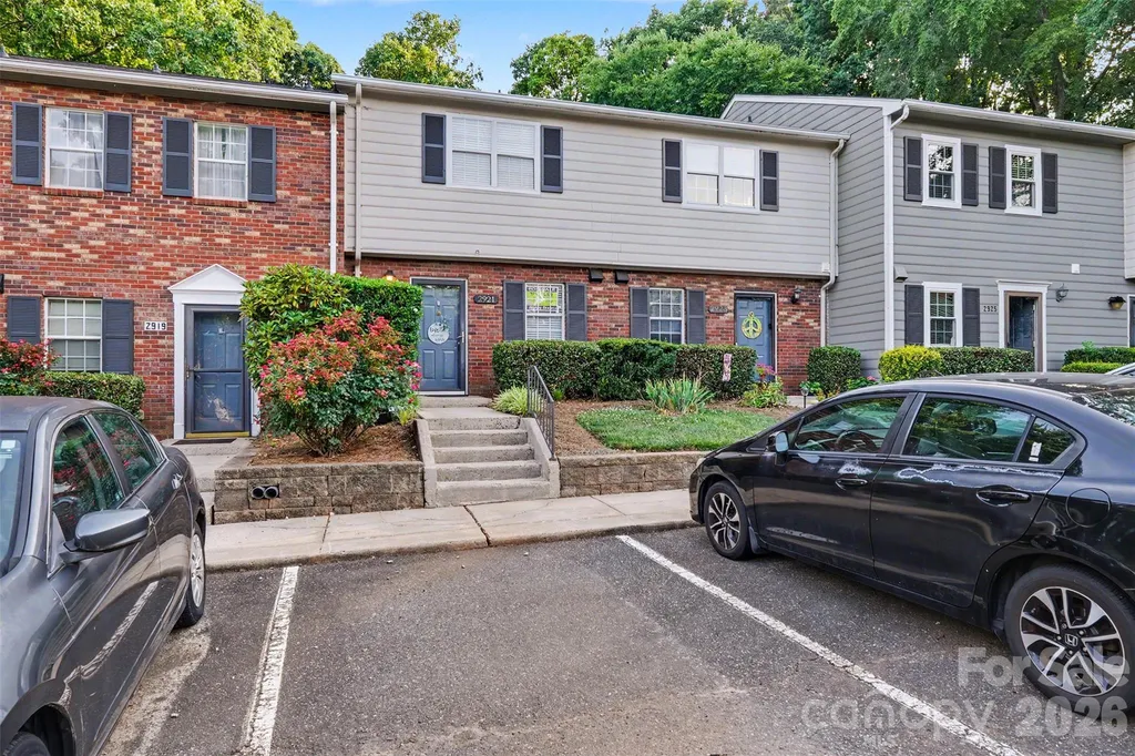 2921 Heathstead Place Charlotte NC 28210