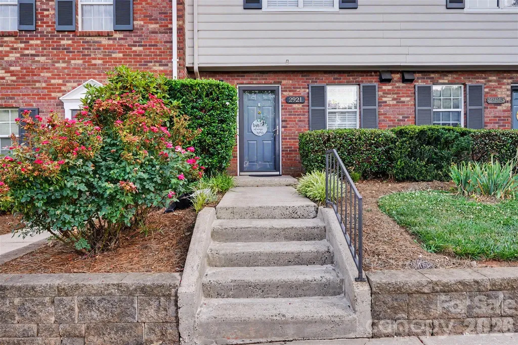 2921 Heathstead Place Charlotte NC 28210