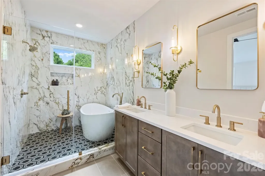 2701 Catalina Avenue Charlotte NC 28206