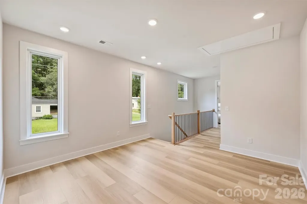 2701 Catalina Avenue Charlotte NC 28206