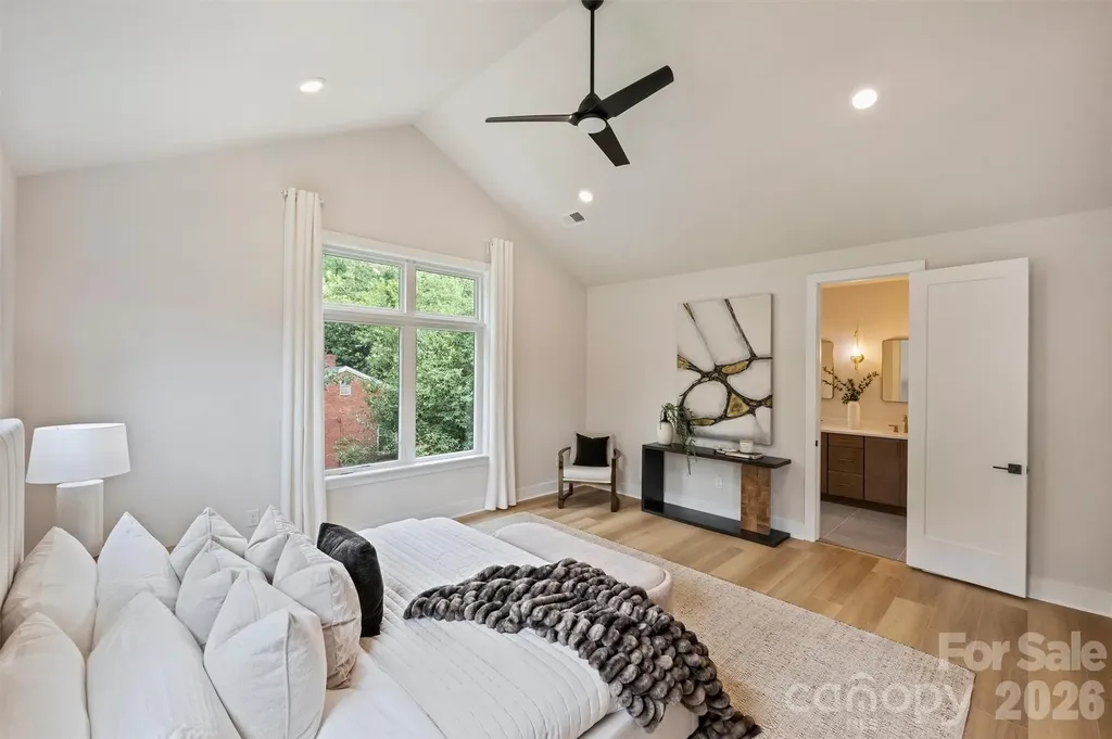 2701 Catalina Avenue Charlotte NC 28206