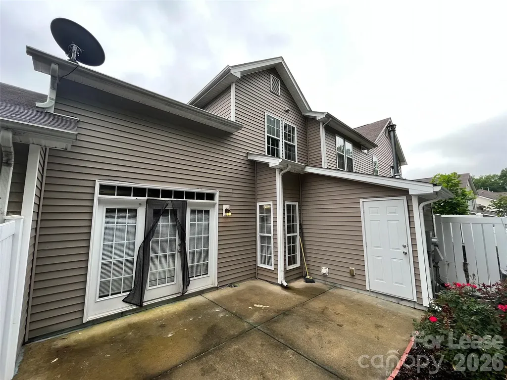 8267 Carob Tree Lane Charlotte NC 28215