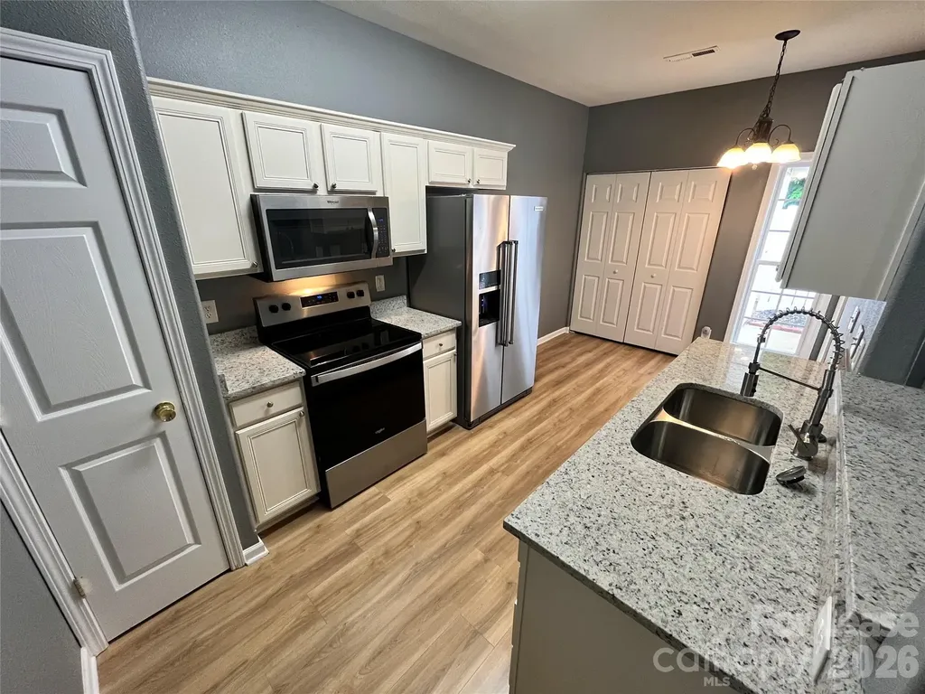 8267 Carob Tree Lane Charlotte NC 28215