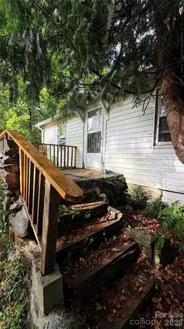 20 Utopia Road Asheville NC 28805