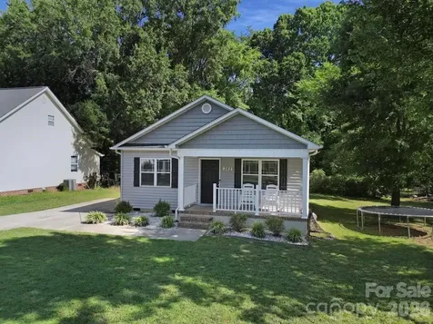 362 Sharpe Street Mooresville NC 28115