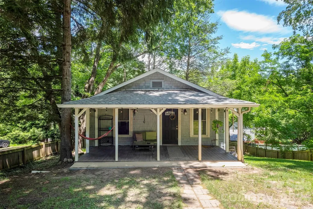 Black Mountain NC, 14 Border Street