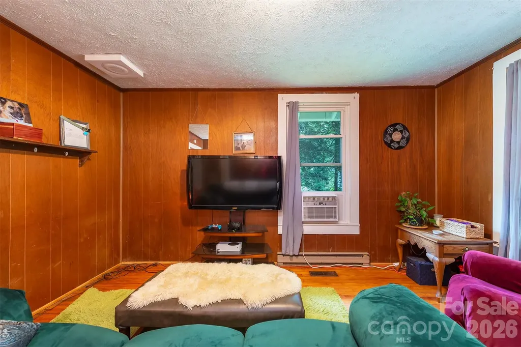 14 Border Street Black Mountain NC 28711