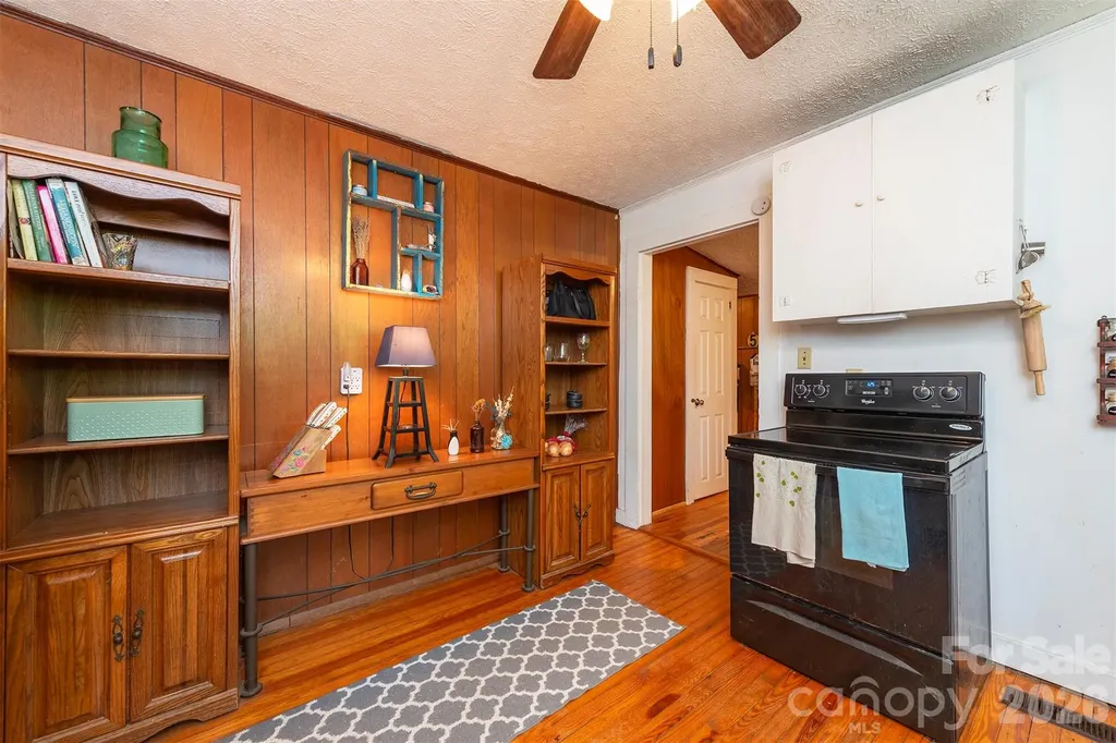 14 Border Street Black Mountain NC 28711
