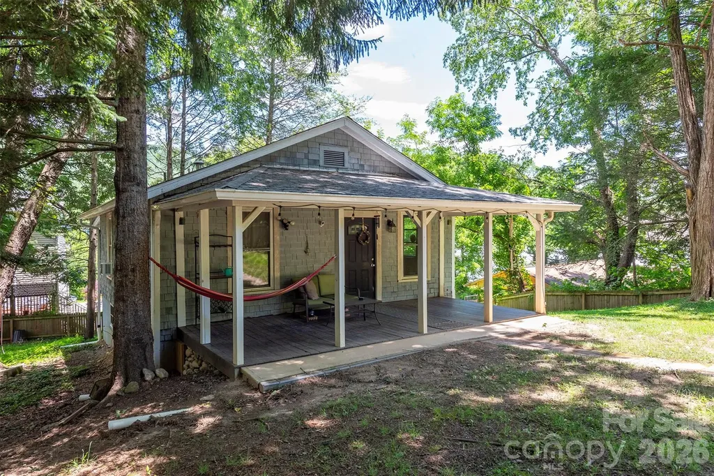14 Border Street Black Mountain NC 28711