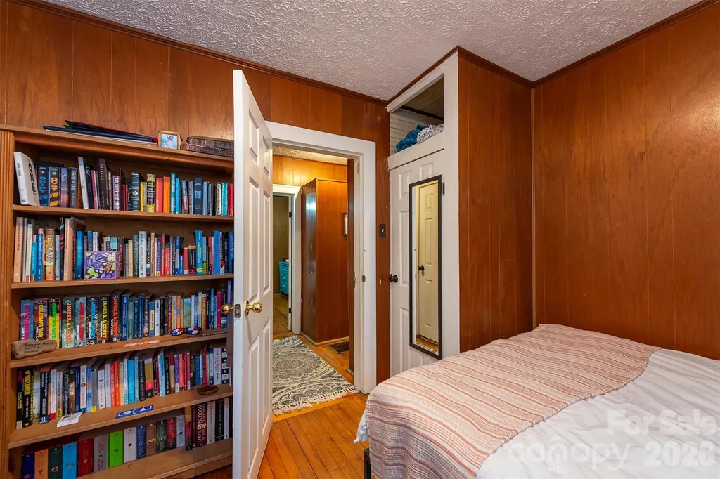 14 Border Street Black Mountain NC 28711