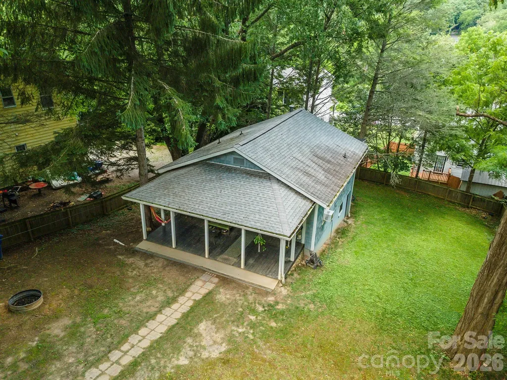 14 Border Street Black Mountain NC 28711