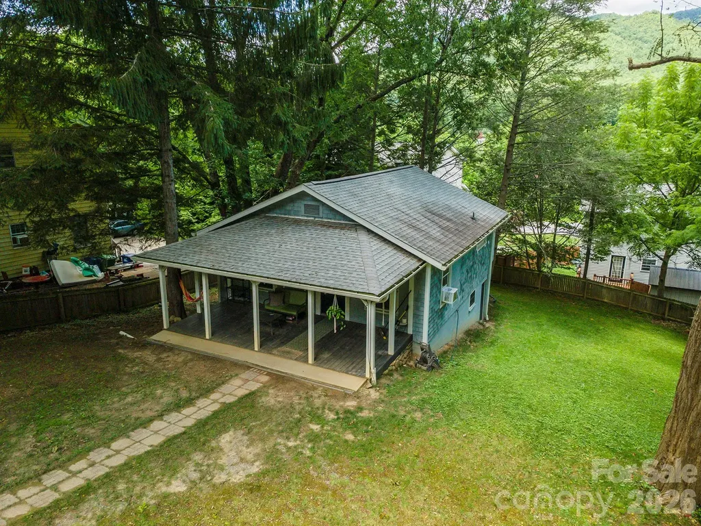 14 Border Street Black Mountain NC 28711
