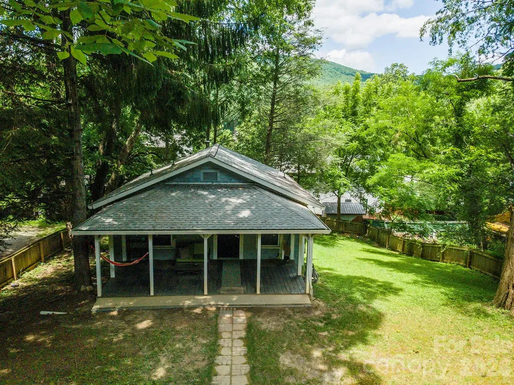 14 Border Street Black Mountain NC 28711