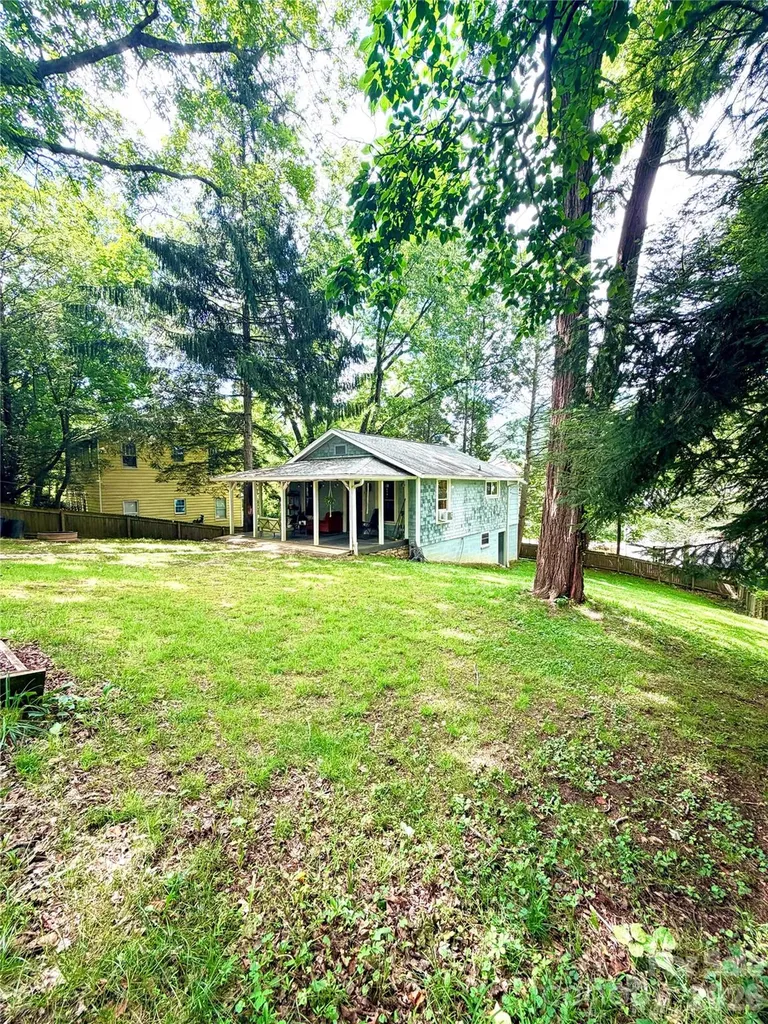 14 Border Street Black Mountain NC 28711