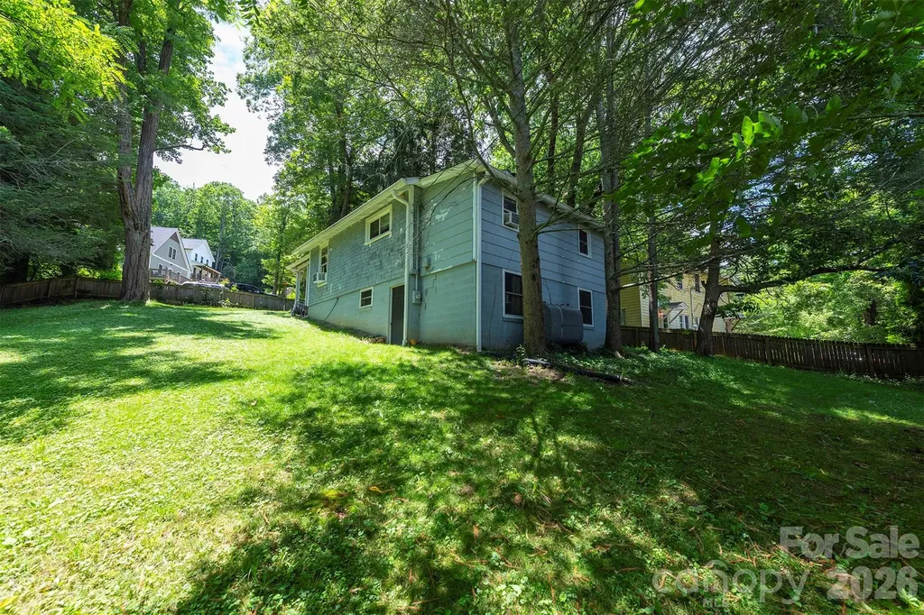 14 Border Street Black Mountain NC 28711