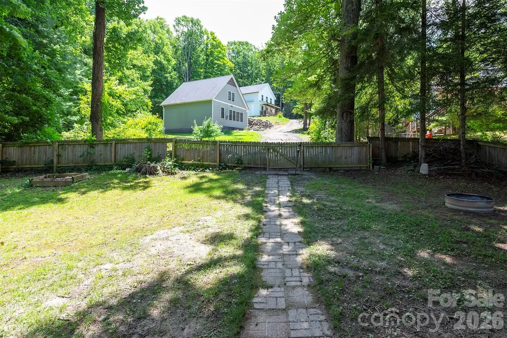 14 Border Street Black Mountain NC 28711