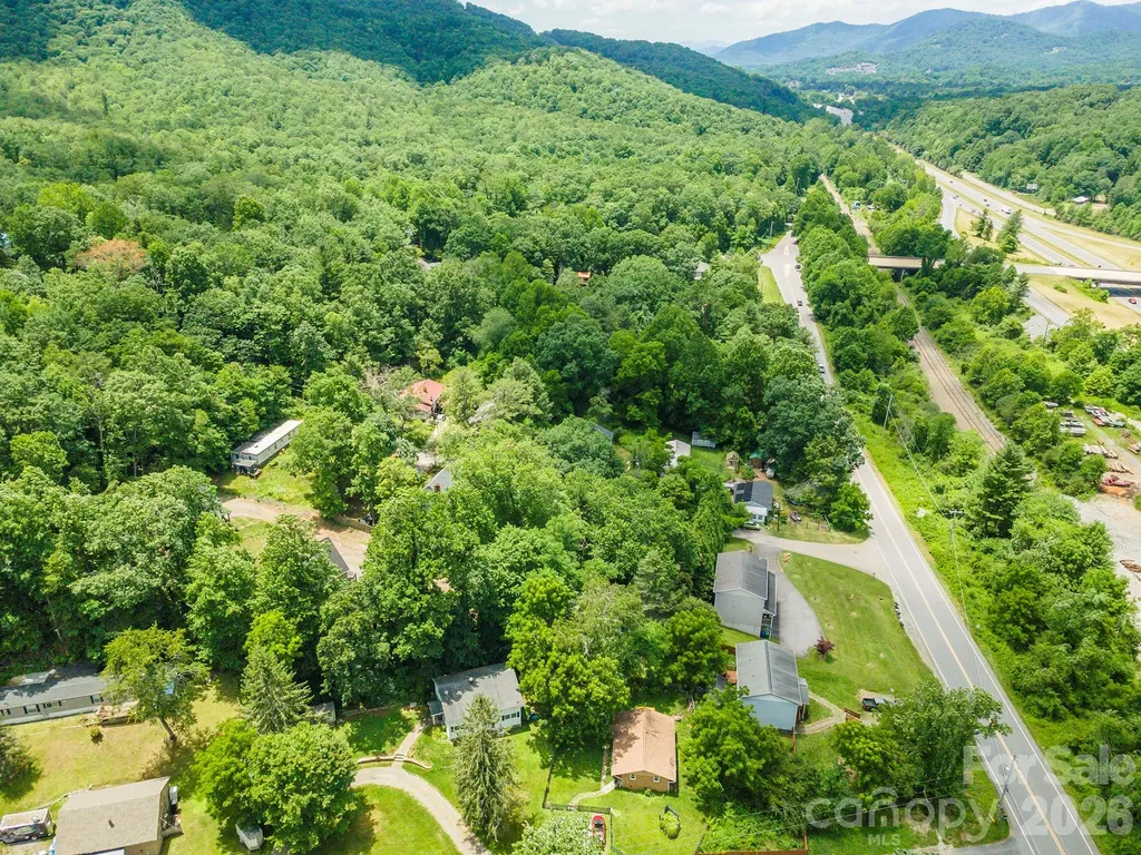 14 Border Street Black Mountain NC 28711