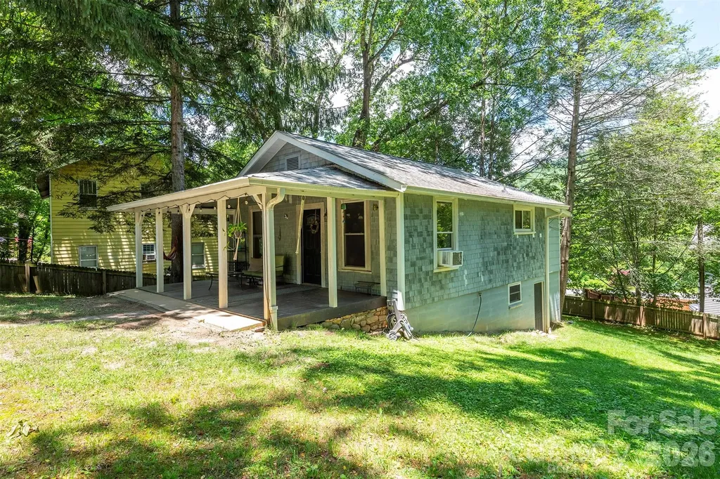 14 Border Street Black Mountain NC 28711