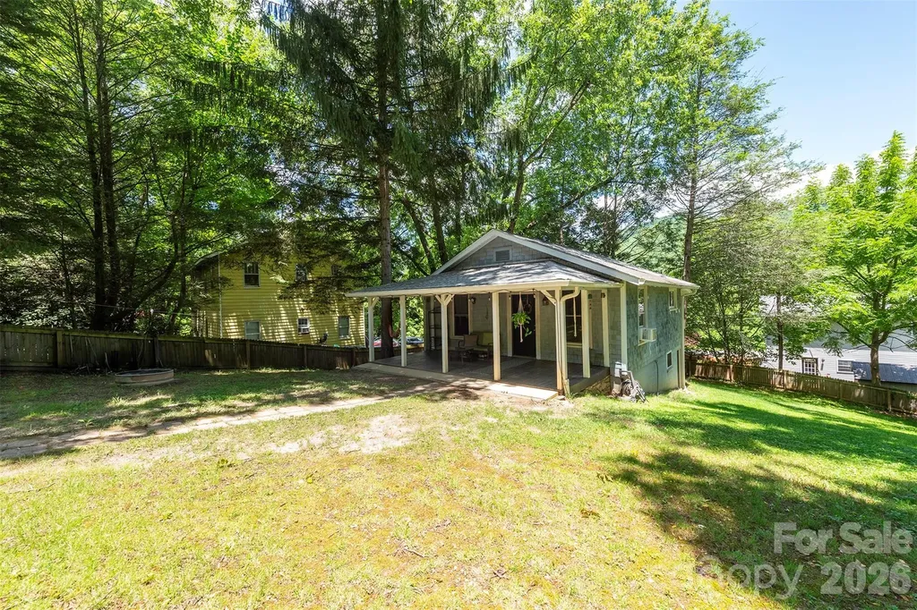 14 Border Street Black Mountain NC 28711