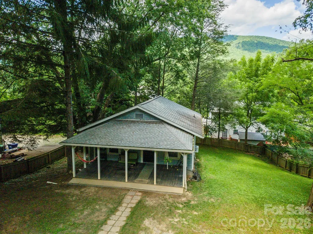 14 Border Street Black Mountain NC 28711