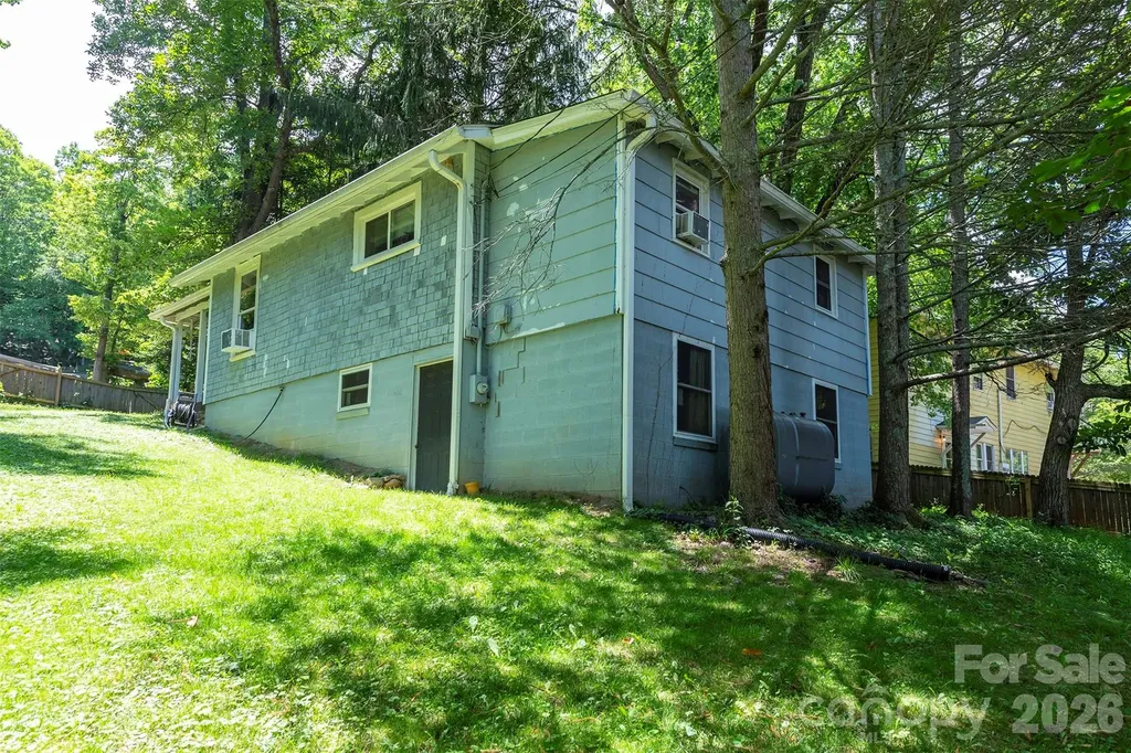 14 Border Street Black Mountain NC 28711