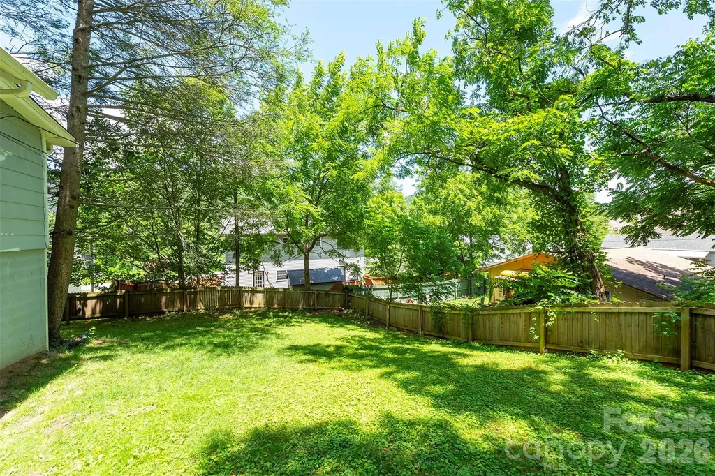 14 Border Street Black Mountain NC 28711