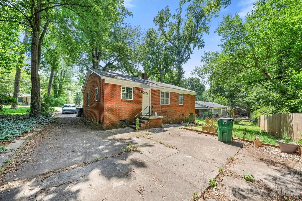 5027 Erickson Road Charlotte NC 28205