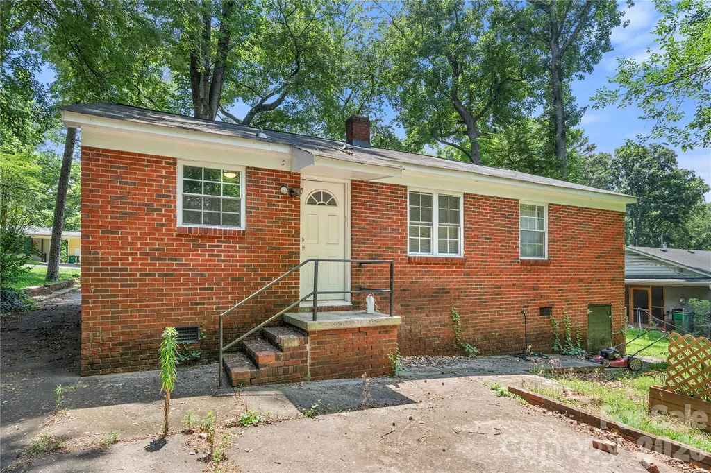 5027 Erickson Road Charlotte NC 28205
