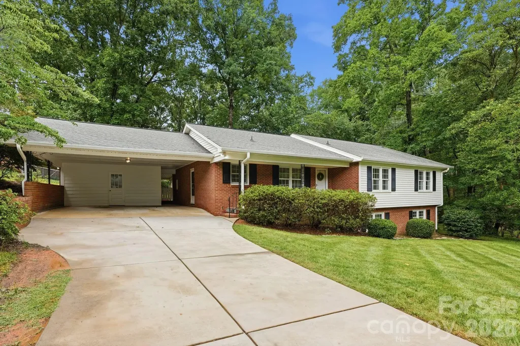 926 Shady Bluff Drive Charlotte NC 28211