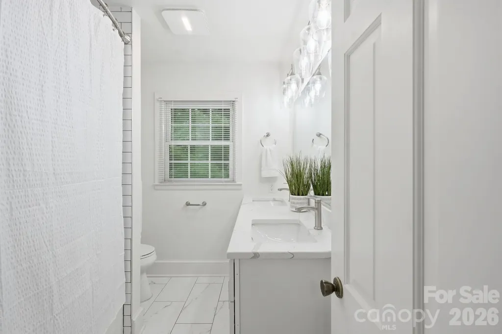 926 Shady Bluff Drive Charlotte NC 28211