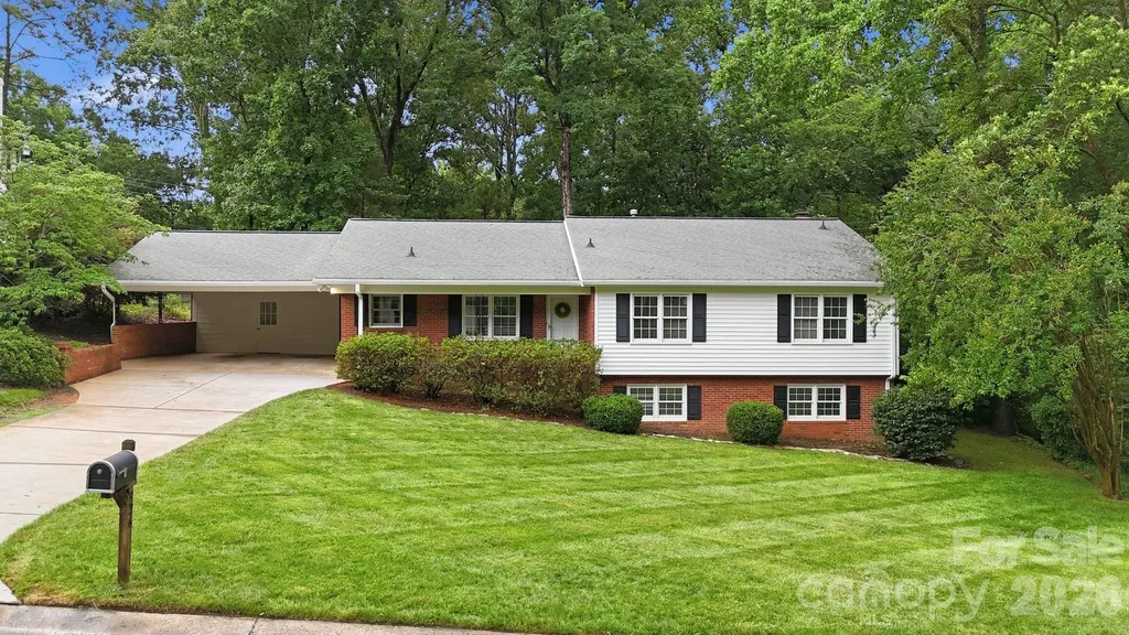 926 Shady Bluff Drive Charlotte NC 28211